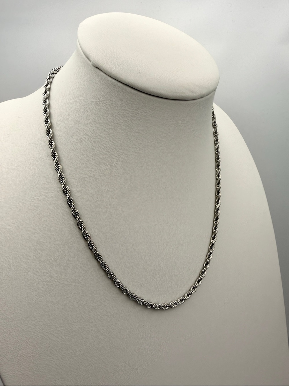 Men's Silver Tone Twisted Rope Chain Necklace 22” - Picture 2 of 7
